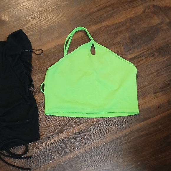 Zara Black and‎ Green Crop Top with Chic Appeal - Picture 4 of 4